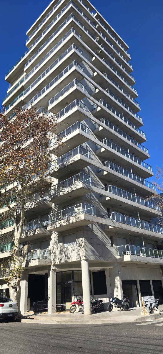VENTA DEPTO 2 DORMITORIOS CON BALCÓN - VISTA AL RÍO - 23
