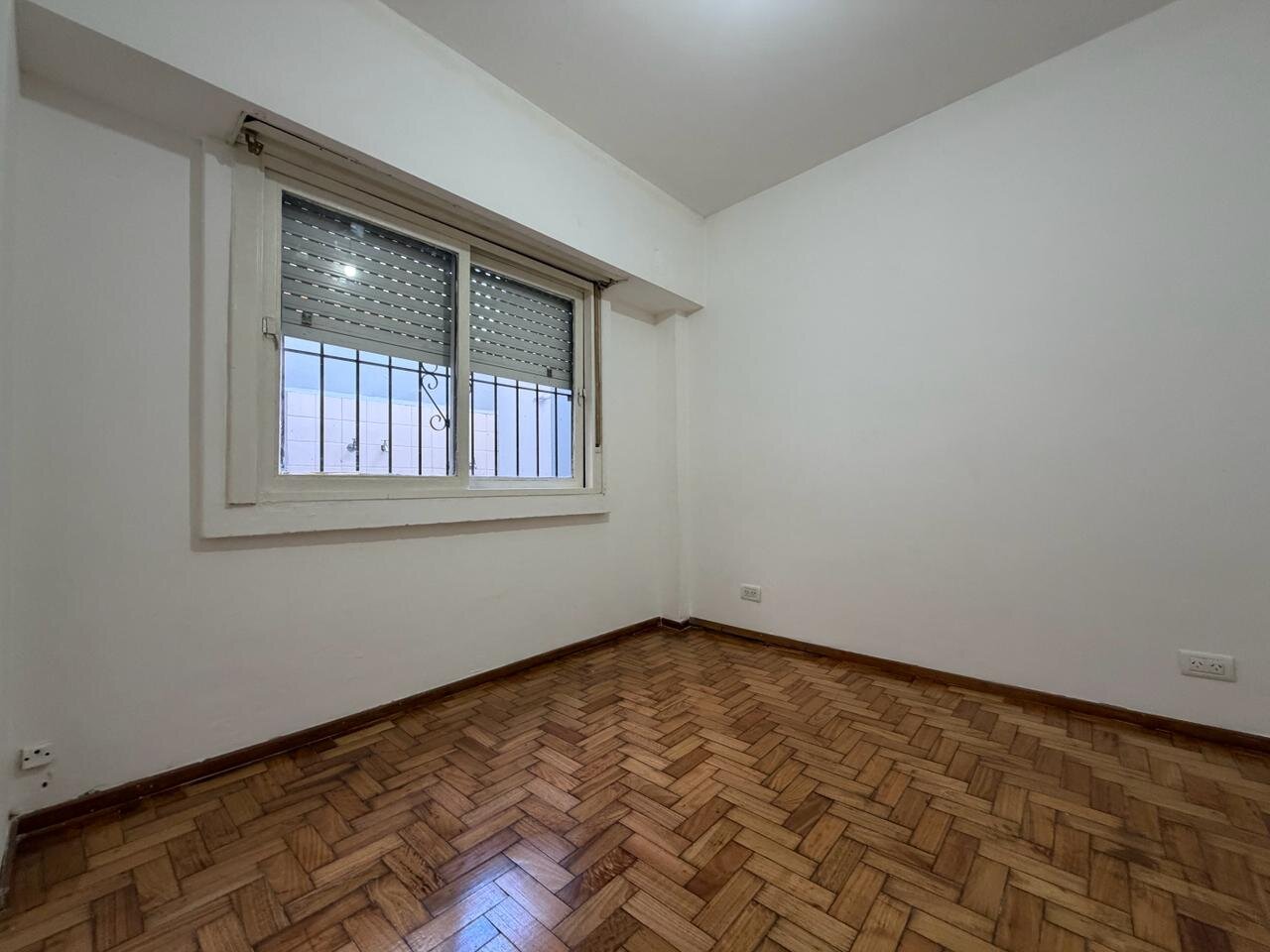 Alquiler departamento de 2 ambientes con patio en el centro de Santos Lugares - 10