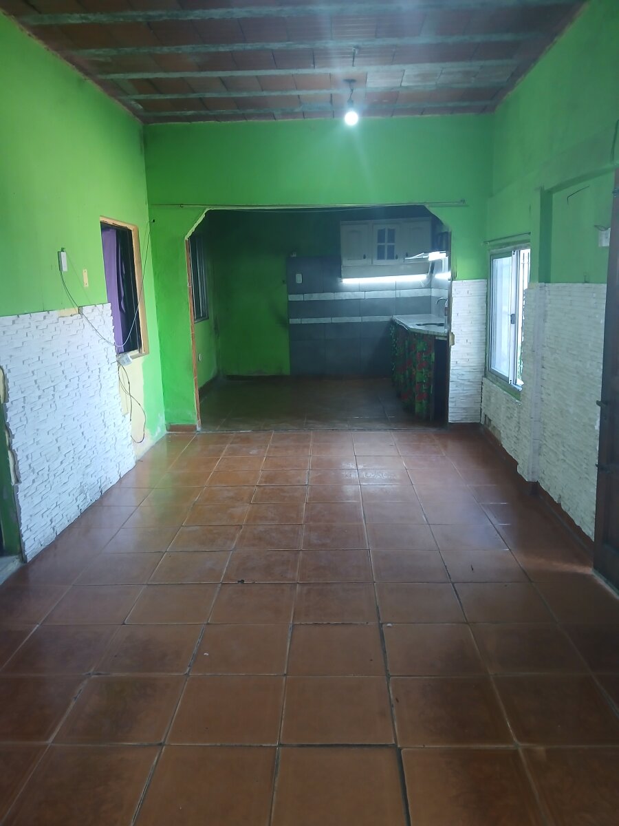 VENTA- Local Comercial + 2 Viviendas sobre Lote de 350 m² | González Catán - 18