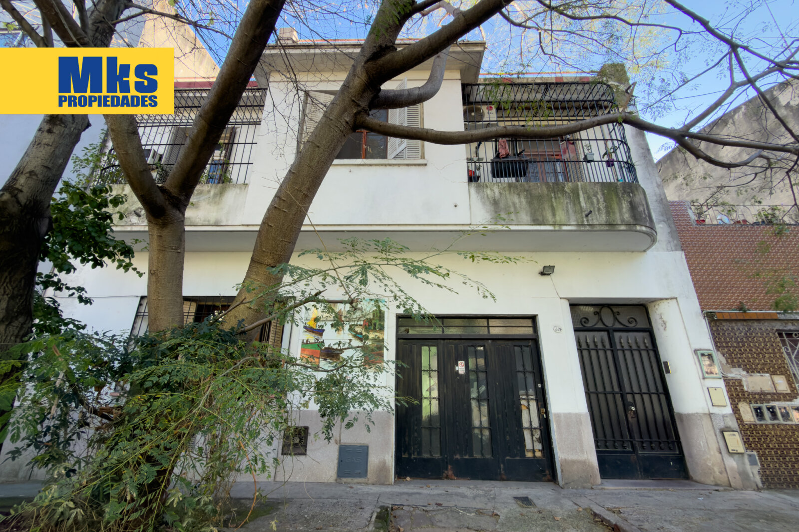 Amplio PH de 4 ambientes con cochera, patio, parrilla y terraza propia con gran potencial sin expensas. - 32