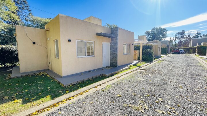 Casas - Funes - Venta