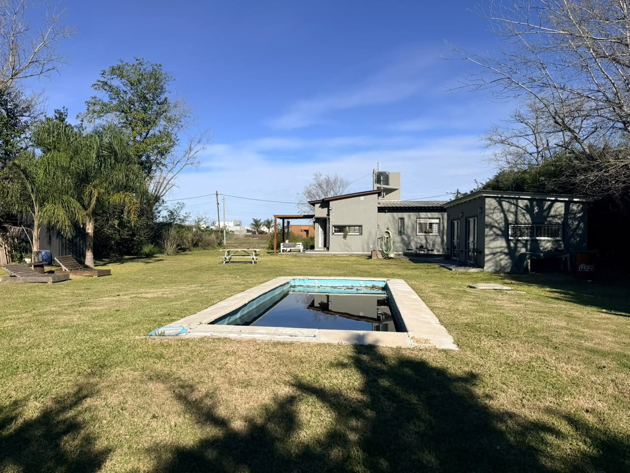 Casa en venta sobre calle Houssay 5880 amplio patio más pileta - 8