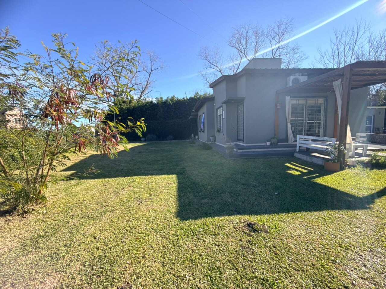 Casa en venta sobre calle Houssay 5880 amplio patio más pileta - 20