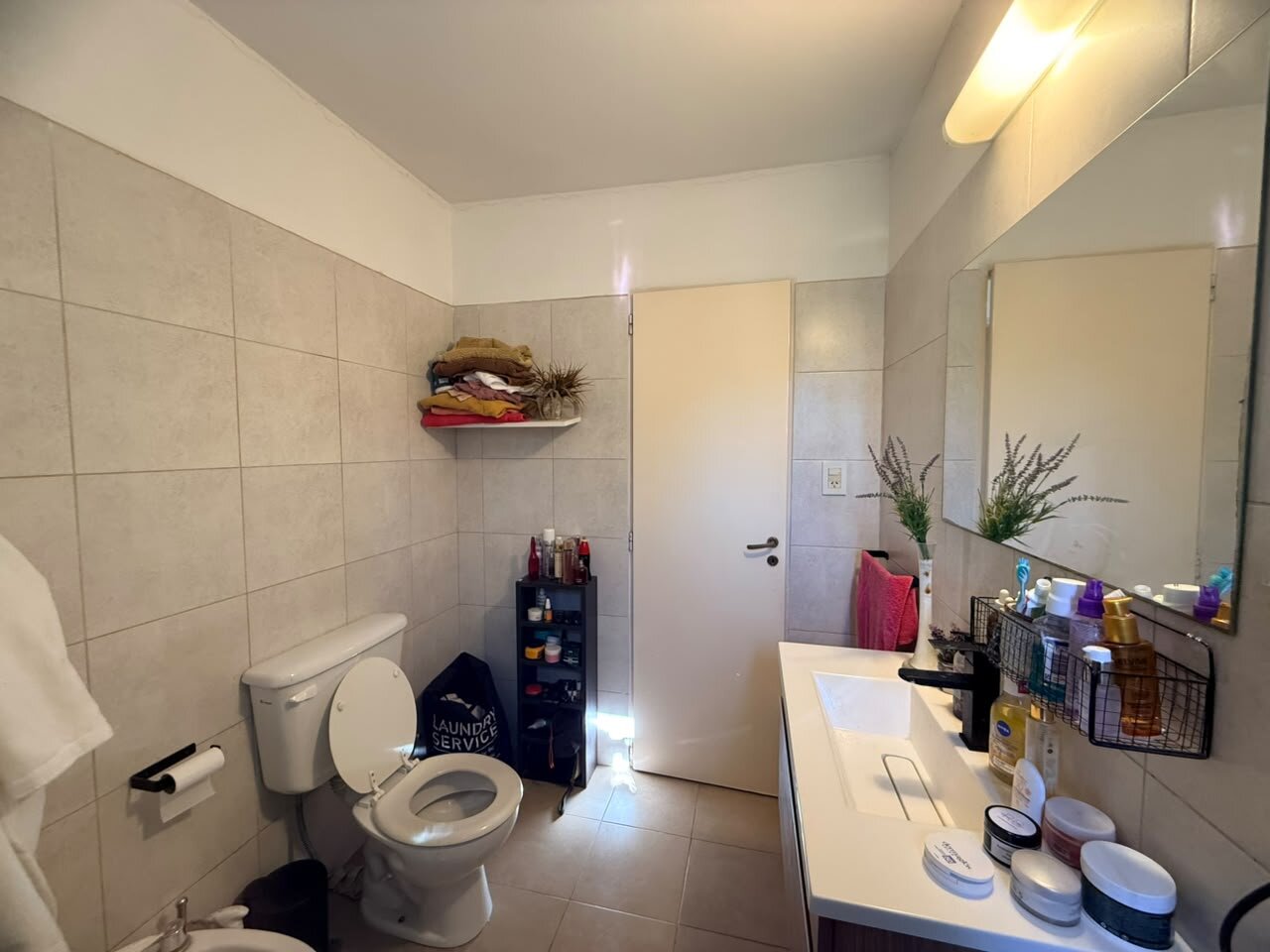 Casa en venta sobre calle Houssay 5880 amplio patio más pileta - 12
