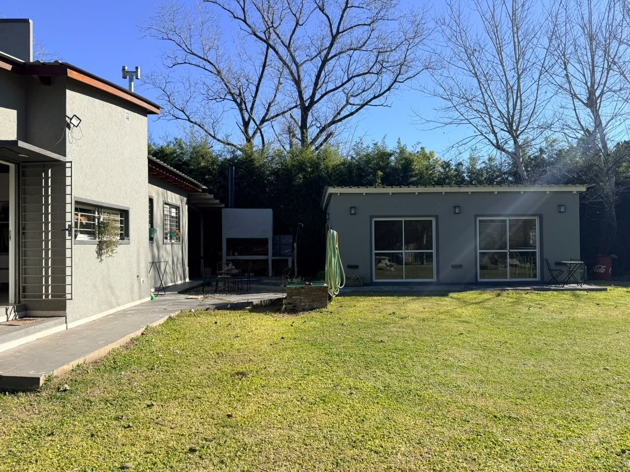 Casa en venta sobre calle Houssay 5880 amplio patio más pileta - 7