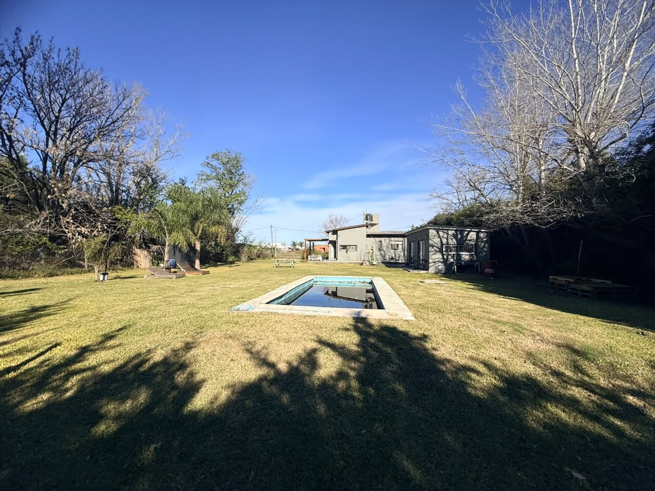 Casa en venta sobre calle Houssay 5880 amplio patio más pileta - 9