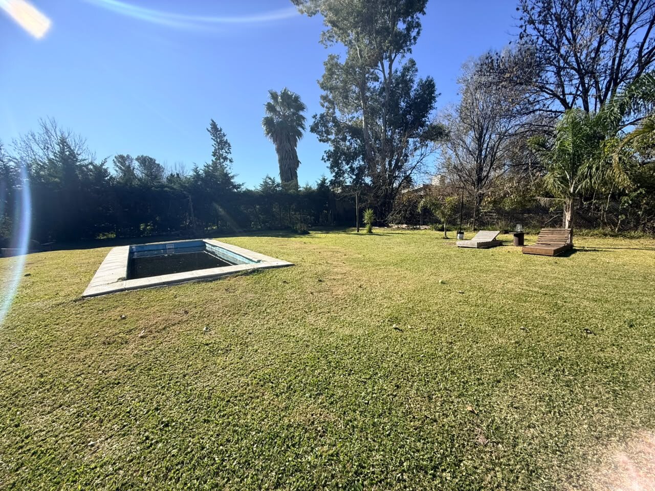 Casa en venta sobre calle Houssay 5880 amplio patio más pileta - 6