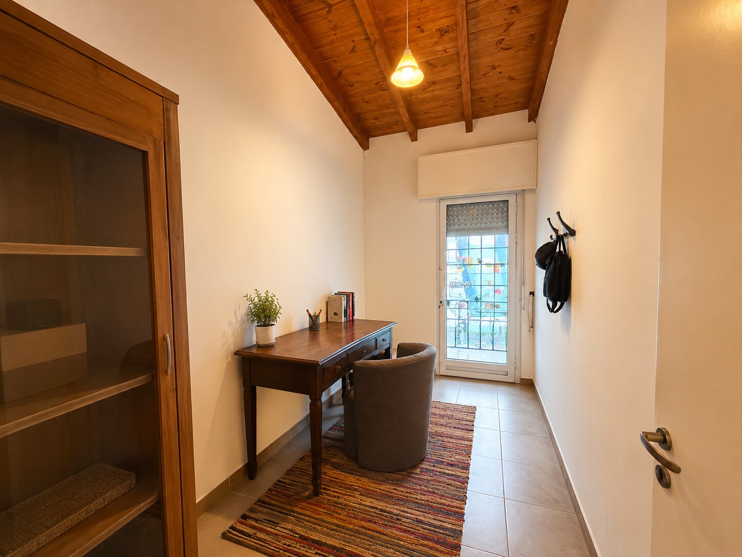 Casa en venta sobre calle Houssay 5880 amplio patio más pileta - 16