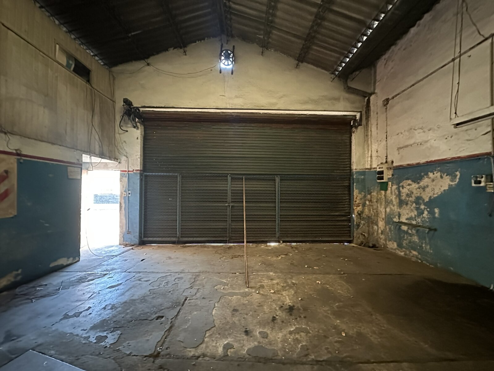 GALPÓN COMERCIAL - 4