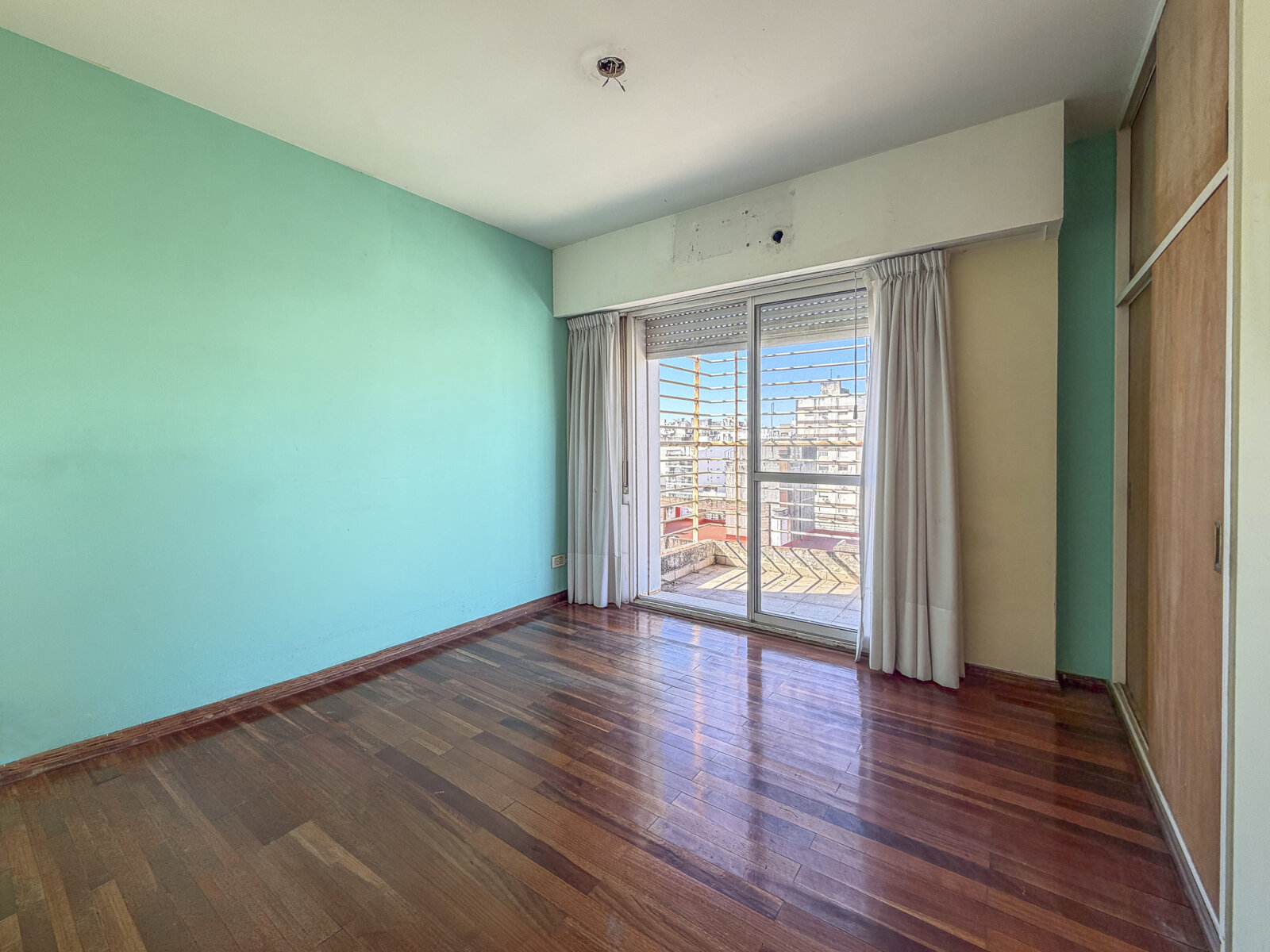 VENTA. Departamento 3 dormitorios. Pileta y Parrillero exclusivo - 13