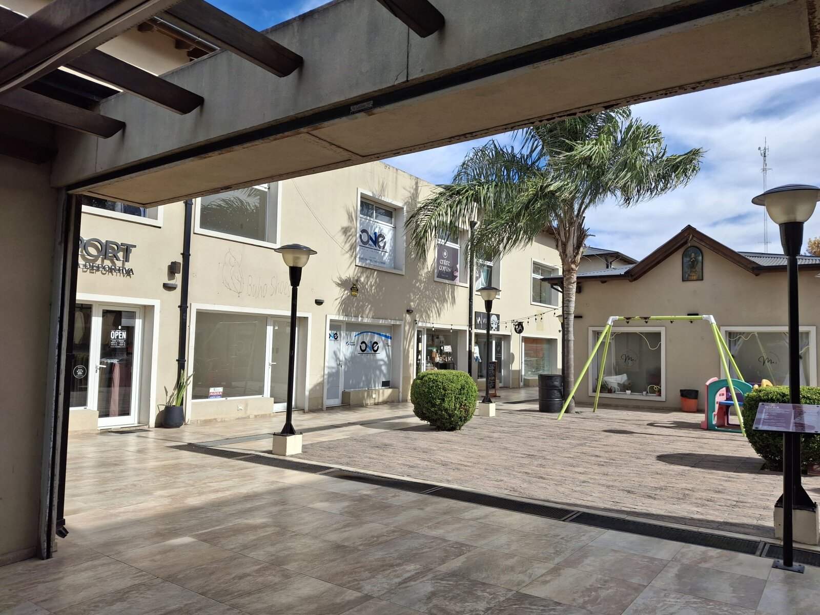 Ibarlucea: Portal de Ki, San Martin y Maipu Locales centricos en venta, Santa Fe, Argentina - 61