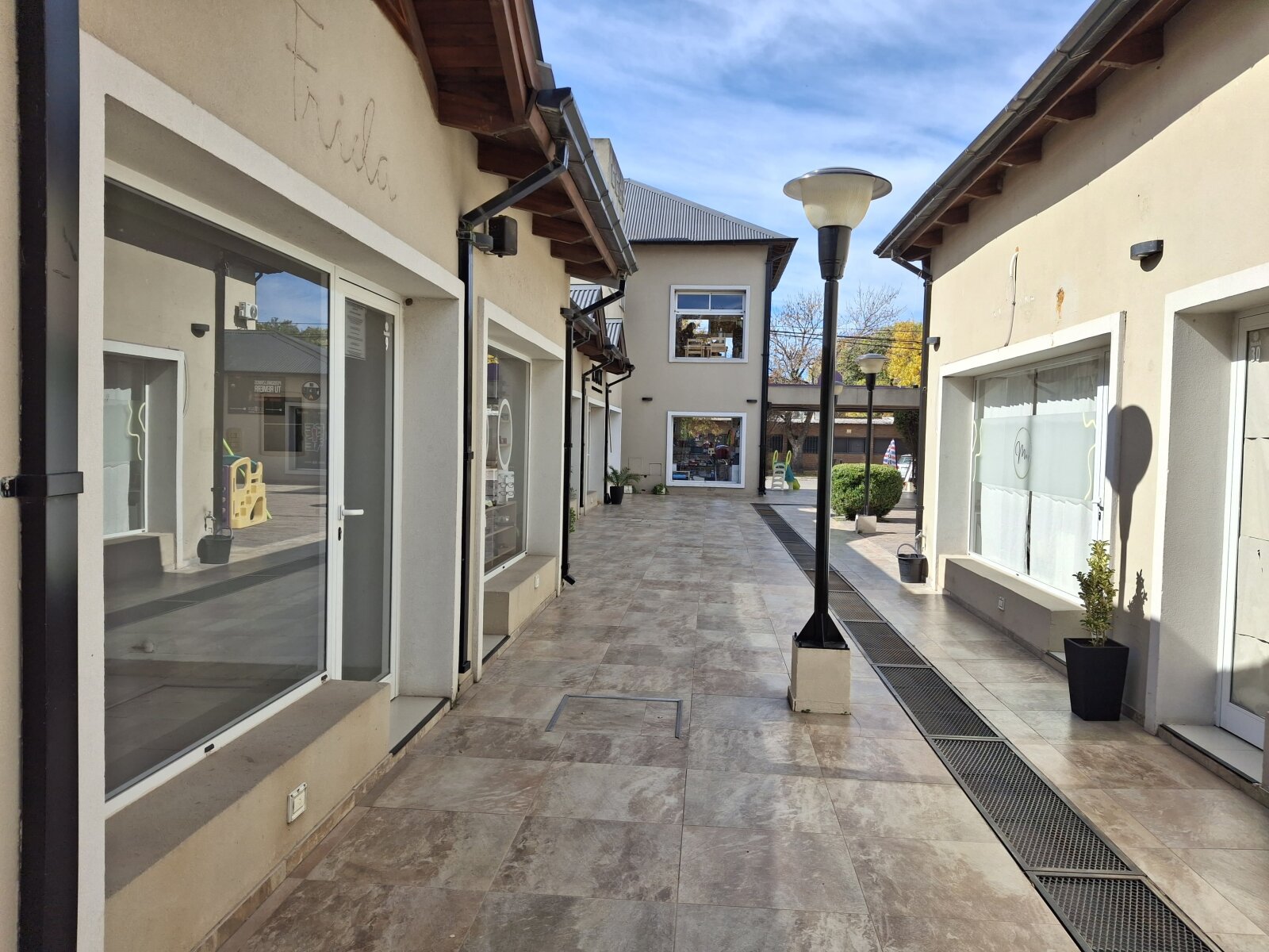 Ibarlucea: Portal de Ki, San Martin y Maipu Locales centricos en venta, Santa Fe, Argentina - 86
