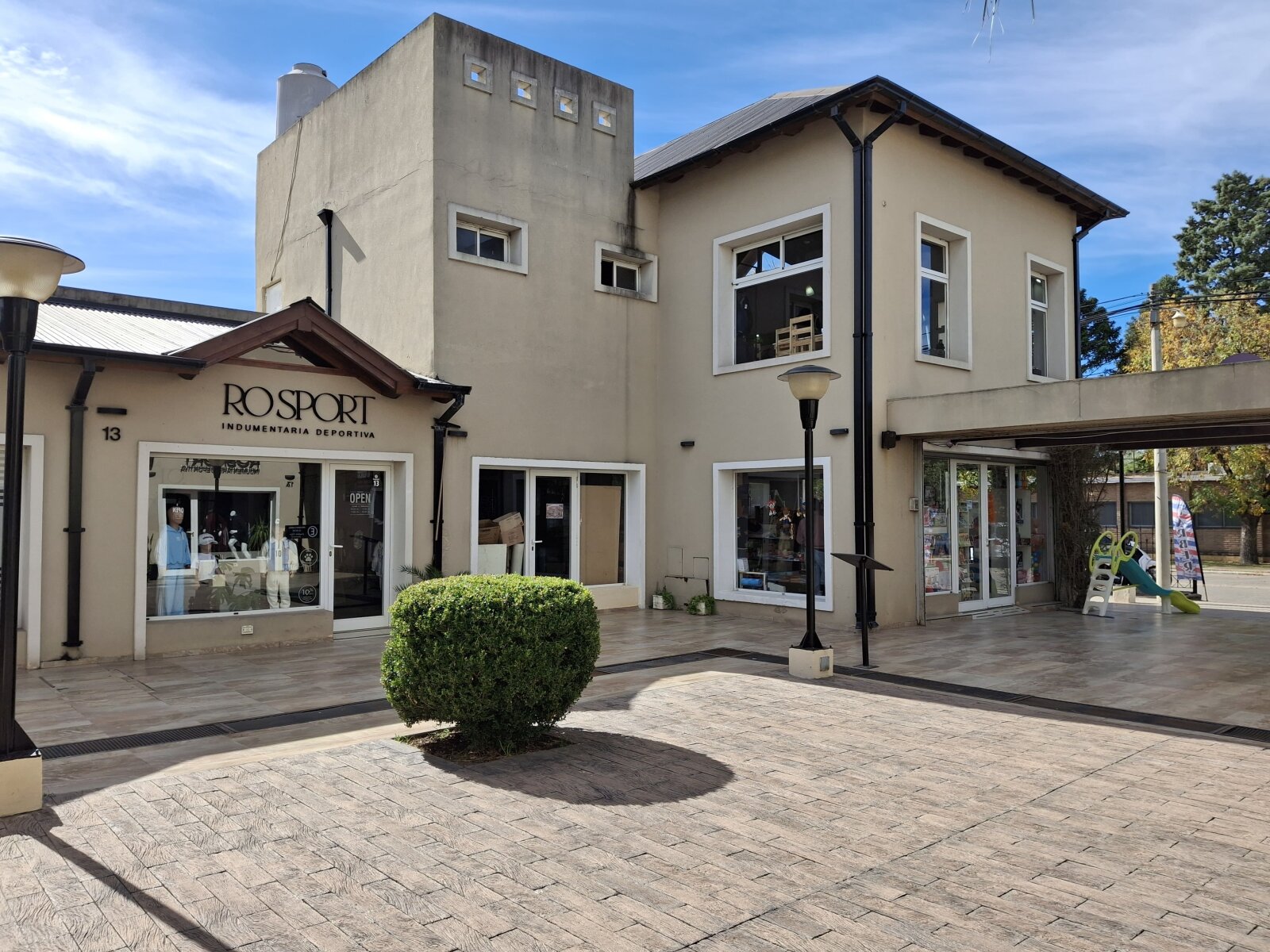 Ibarlucea: Portal de Ki, San Martin y Maipu Locales centricos en venta, Santa Fe, Argentina - 339