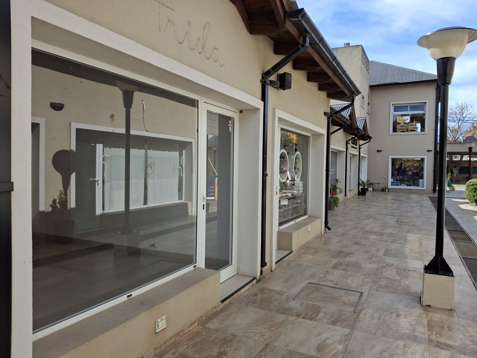 Ibarlucea: Portal de Ki, San Martin y Maipu Locales centricos en venta, Santa Fe, Argentina - 254