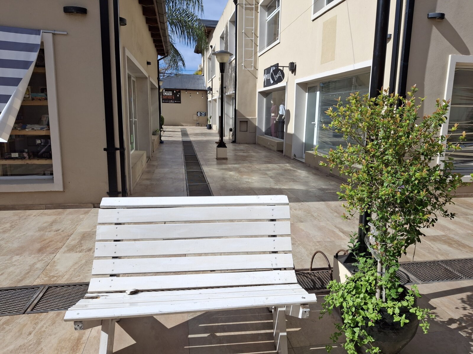 Ibarlucea: Portal de Ki, San Martin y Maipu Locales centricos en venta, Santa Fe, Argentina - 355
