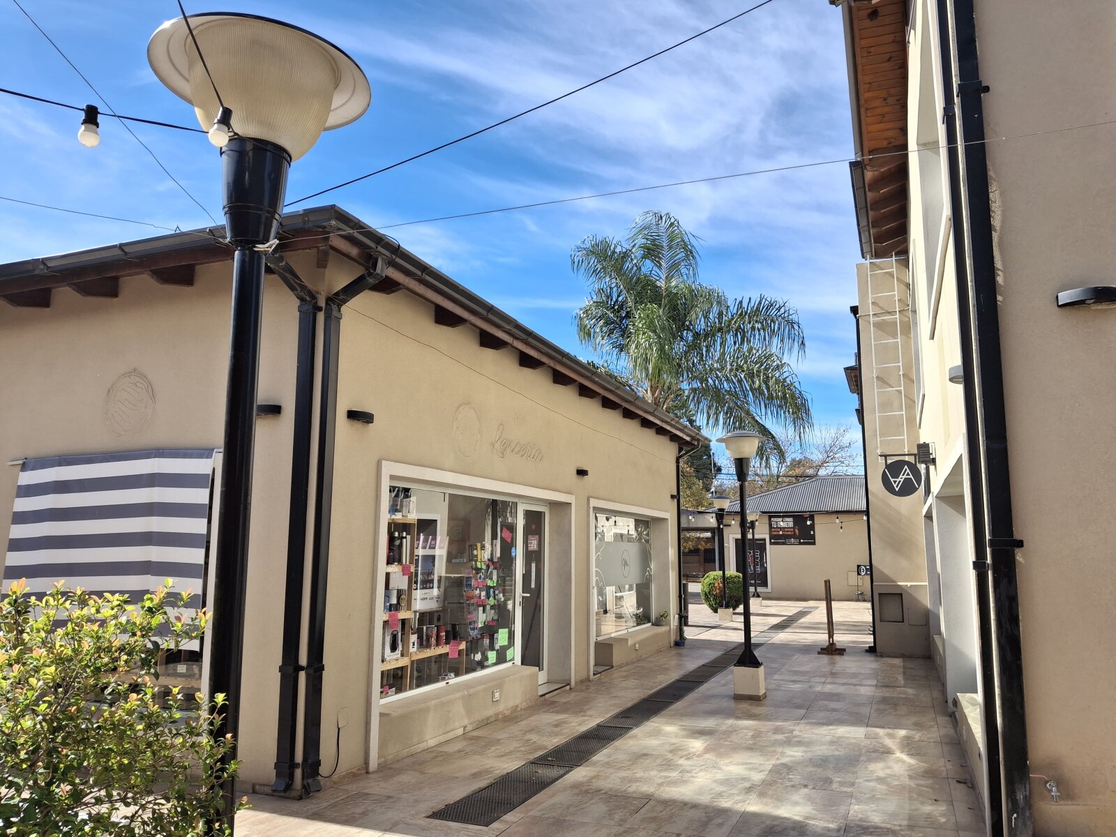 Ibarlucea: Portal de Ki, San Martin y Maipu Locales centricos en venta, Santa Fe, Argentina - 107