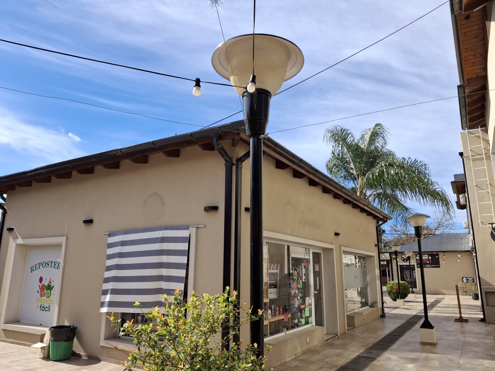 Ibarlucea: Portal de Ki, San Martin y Maipu Locales centricos en venta, Santa Fe, Argentina - 39