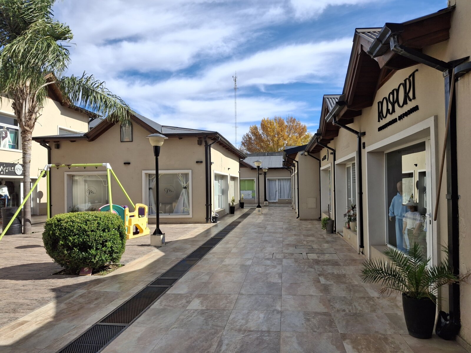 Ibarlucea: Portal de Ki, San Martin y Maipu Locales centricos en venta, Santa Fe, Argentina - 284