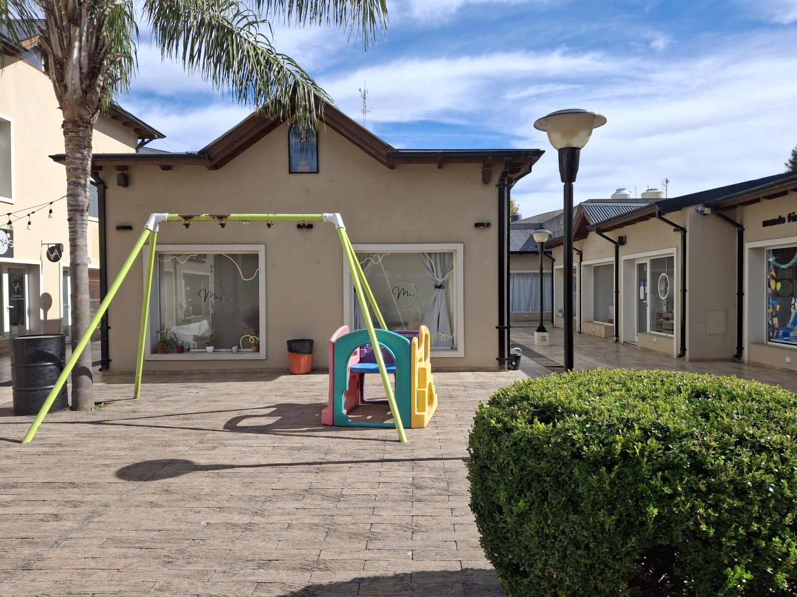 Ibarlucea: Portal de Ki, San Martin y Maipu Locales centricos en venta, Santa Fe, Argentina - 264