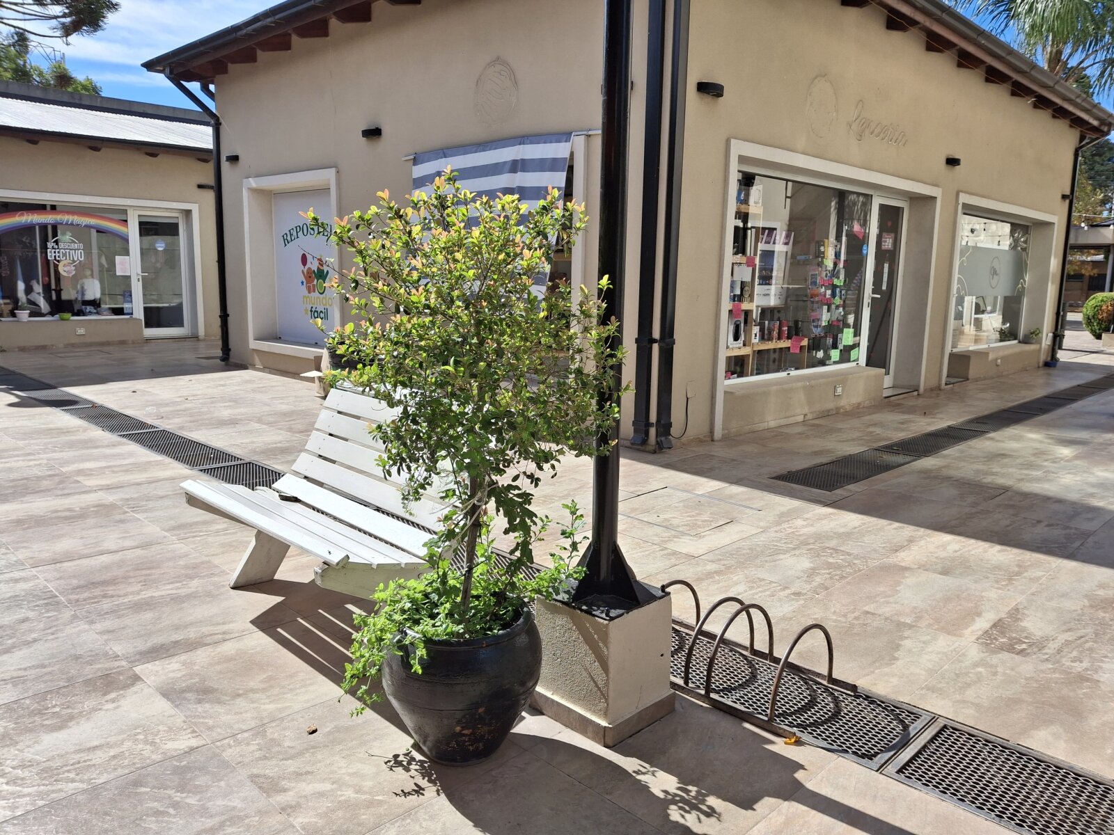 Ibarlucea: Portal de Ki, San Martin y Maipu Locales centricos en venta, Santa Fe, Argentina - 71