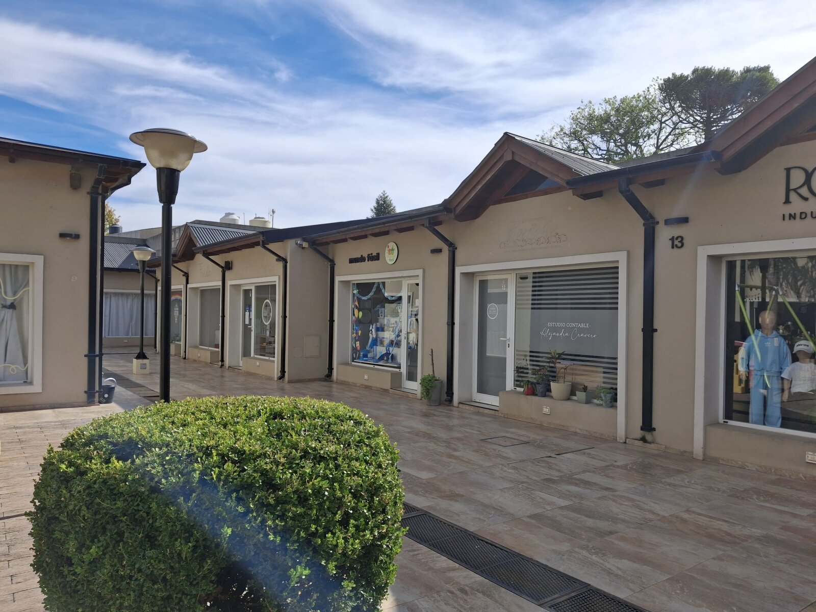 Ibarlucea: Portal de Ki, San Martin y Maipu Locales centricos en venta, Santa Fe, Argentina - 281