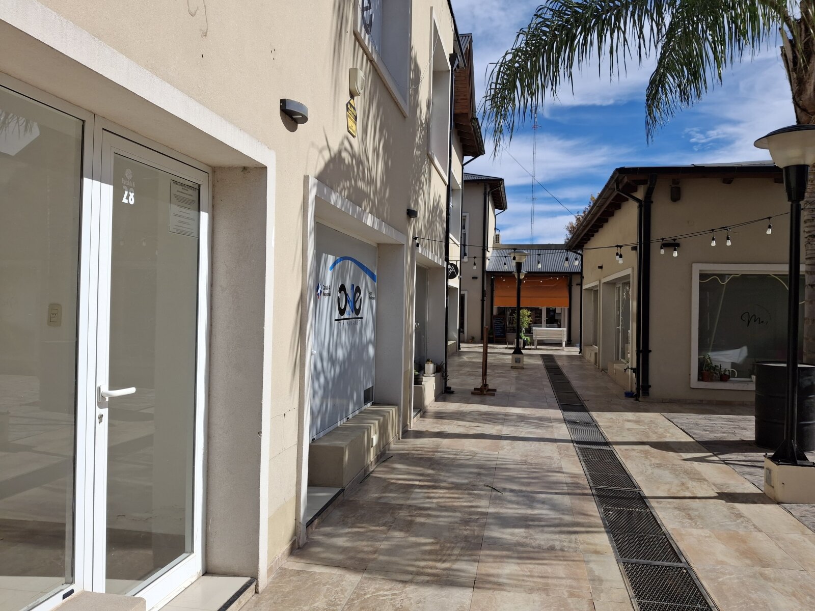 Ibarlucea: Portal de Ki, San Martin y Maipu Locales centricos en venta, Santa Fe, Argentina - 324
