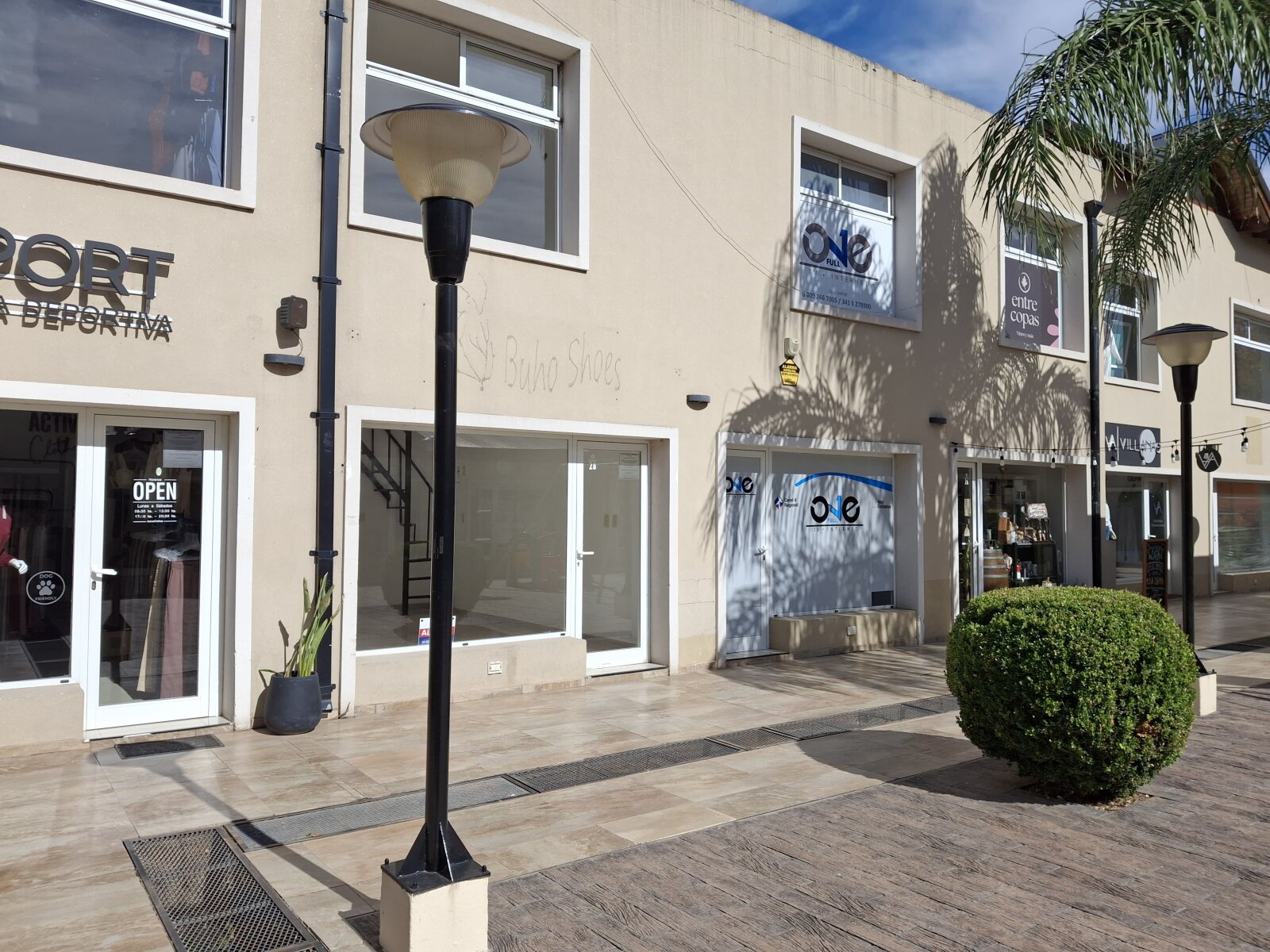 Ibarlucea: Portal de Ki, San Martin y Maipu Locales centricos en venta, Santa Fe, Argentina - 316