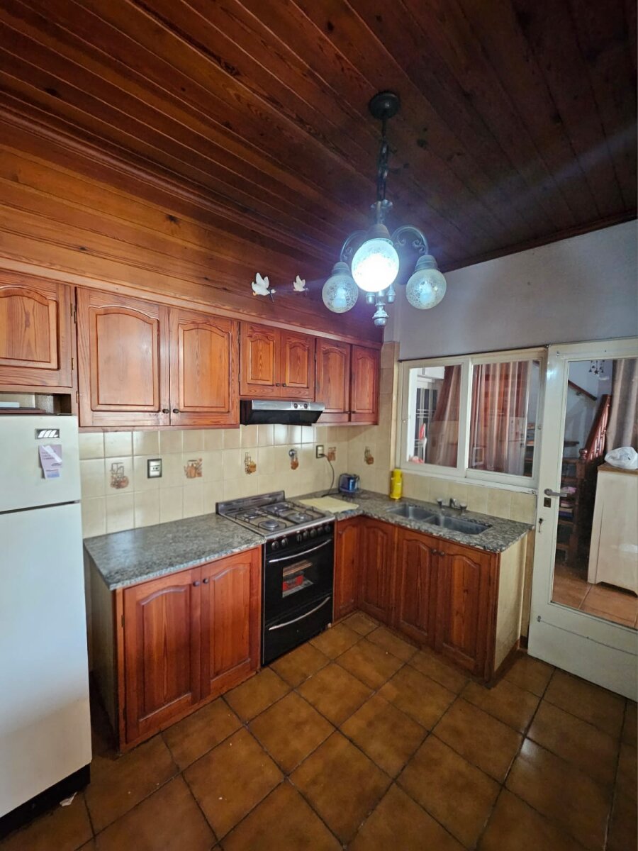 VENTA 5 AMBIENTES EXCELENTE CONSTRUCCIÓN - 7