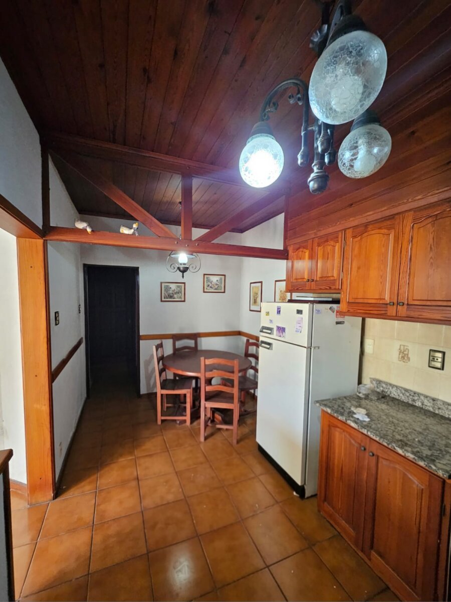 VENTA 5 AMBIENTES EXCELENTE CONSTRUCCIÓN - 8