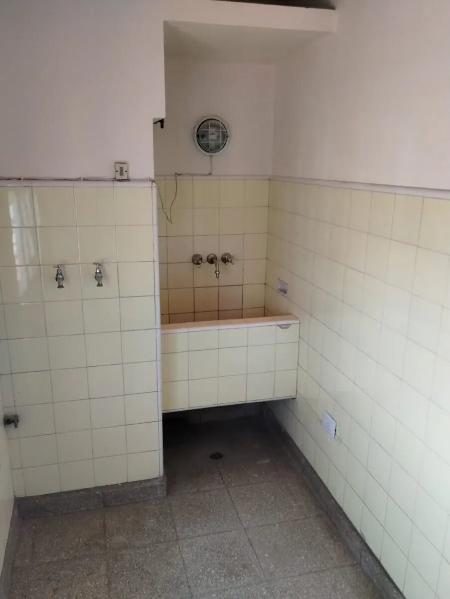 Venta casa + departamento Villa Cabrera - Imagen 9