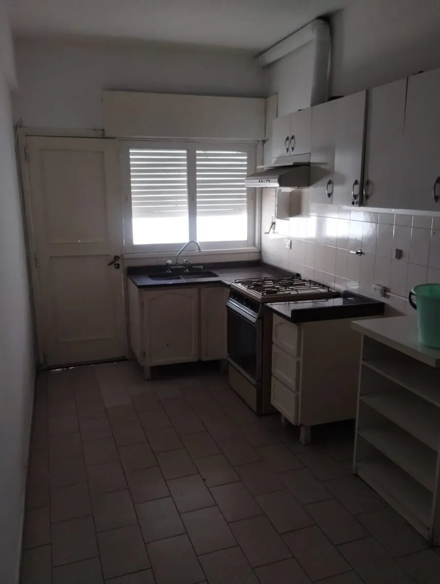 Venta casa + departamento Villa Cabrera - Imagen 2