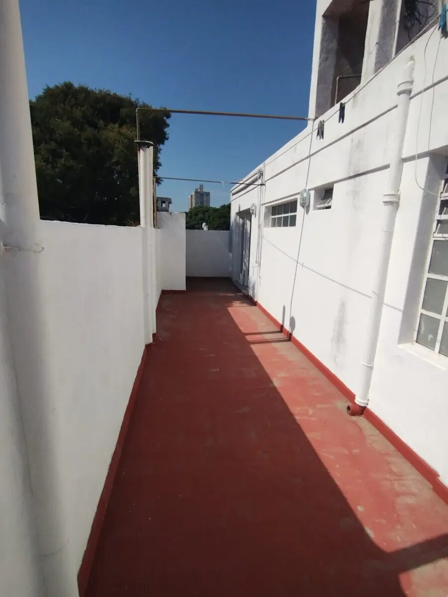 Venta casa + departamento Villa Cabrera - Imagen 10
