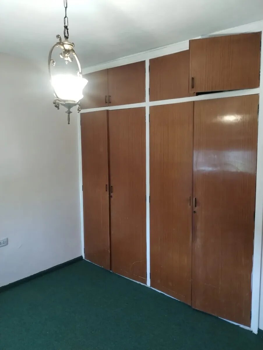 Venta casa + departamento Villa Cabrera - Imagen 4