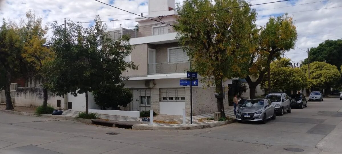 Venta casa + departamento Villa Cabrera