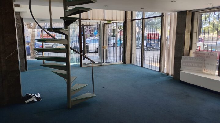 Alquiler Local Comercial Frente a Capitalinas