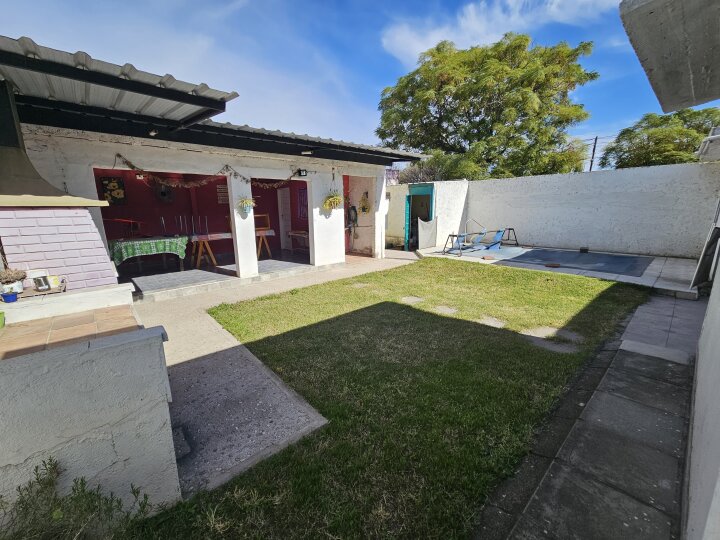 Casa en venta en Inaudi con pileta
