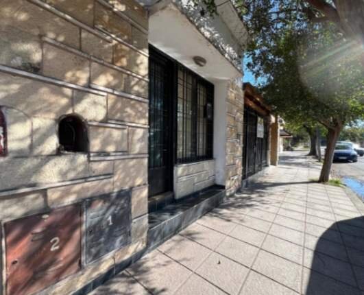 003-Casa de 3 dormitorios con cochera  y patio  + Departamento 1 dorm. con patio Barrio San Fernando