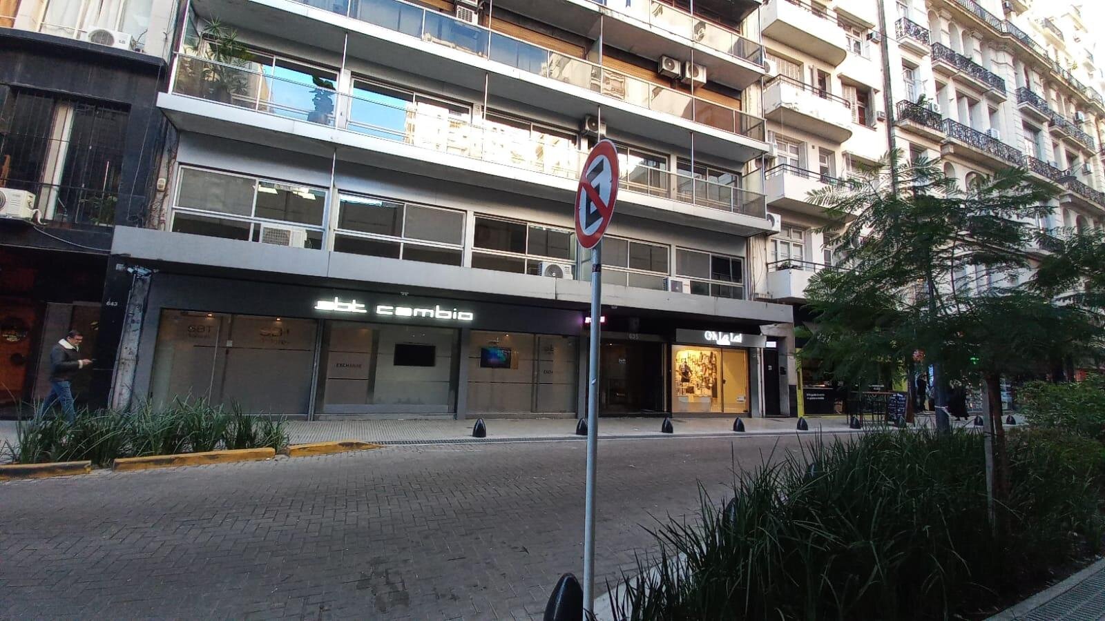 Centro proximo a Plaza San Martin, excelente monoambiente lateral, luminoso 40.37 m2, excelente oportunidad de inversion! MAS - 21