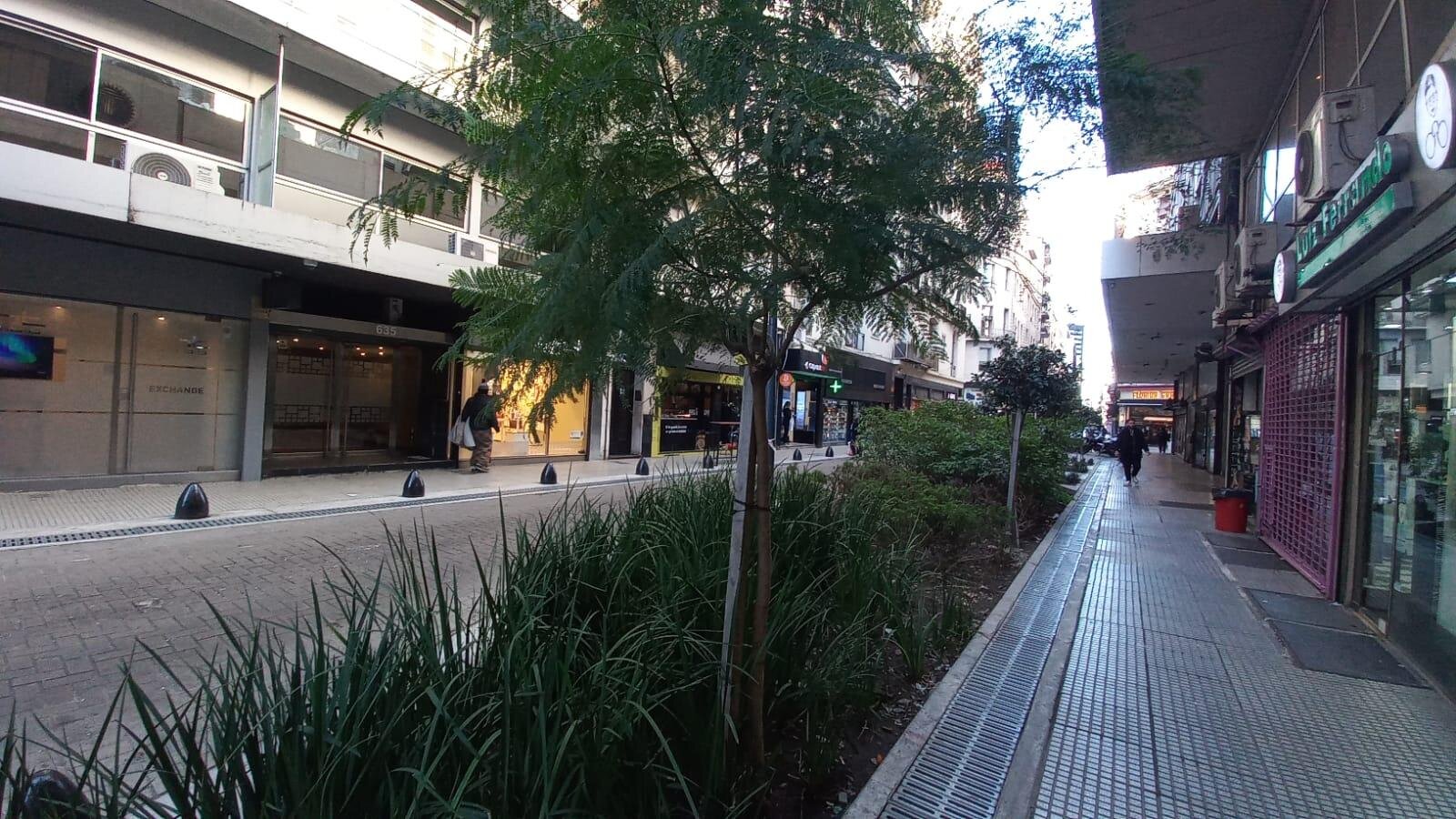 Centro proximo a Plaza San Martin, excelente monoambiente lateral, luminoso 40.37 m2, excelente oportunidad de inversion! MAS - 1