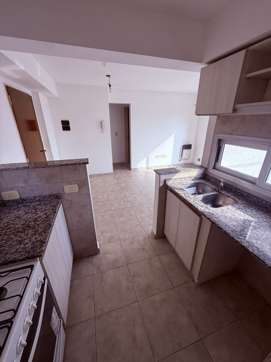 Departamento de Dos Ambientes en Alquiler en Moron - 6