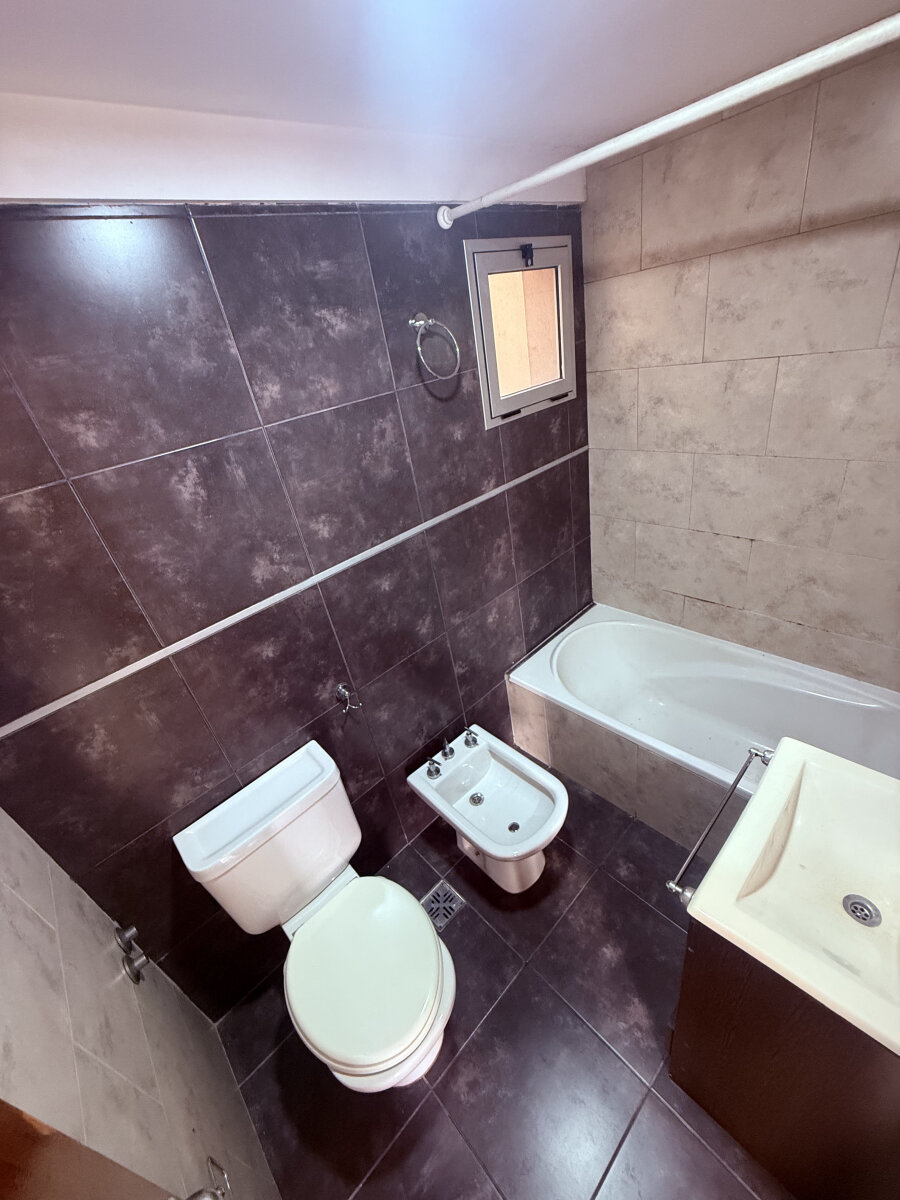 Departamento de Dos Ambientes en Alquiler en Moron - 11
