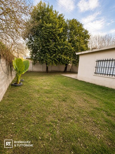 Casas - Funes -  Alquiler