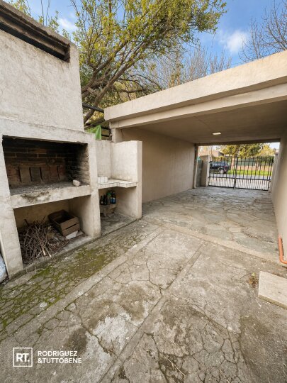 Casas - Funes -  Alquiler