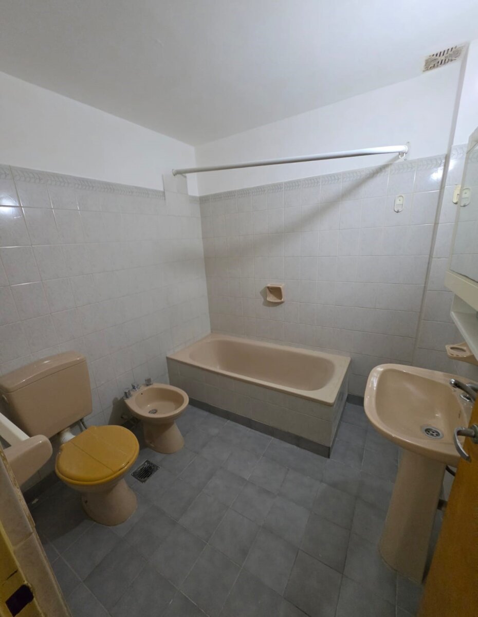 EXCEPCIONAL DUPLEX DE 4 DORMITORIOS PRÓXIMO AL CENTRO DE ESQUEL CHUBUT - 30