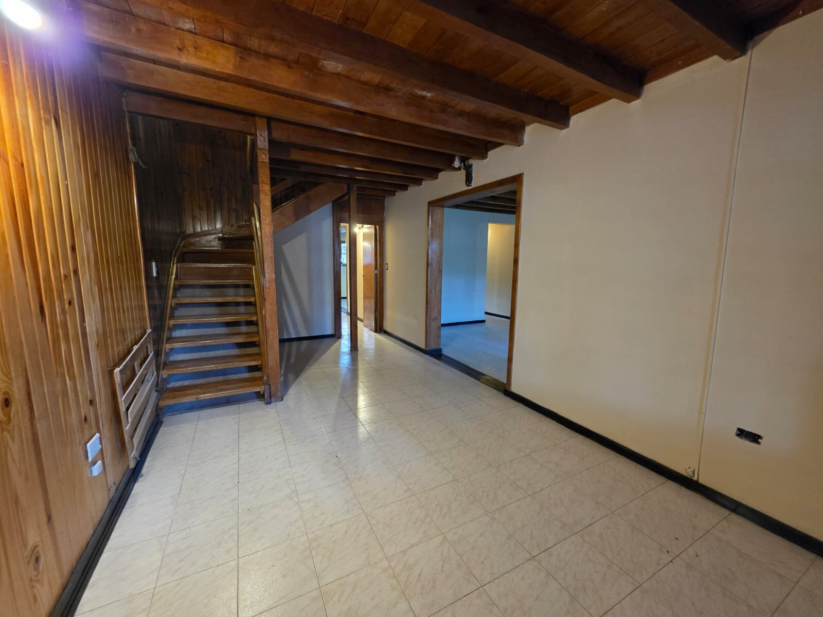 EXCEPCIONAL DUPLEX DE 4 DORMITORIOS PRÓXIMO AL CENTRO DE ESQUEL CHUBUT - 11
