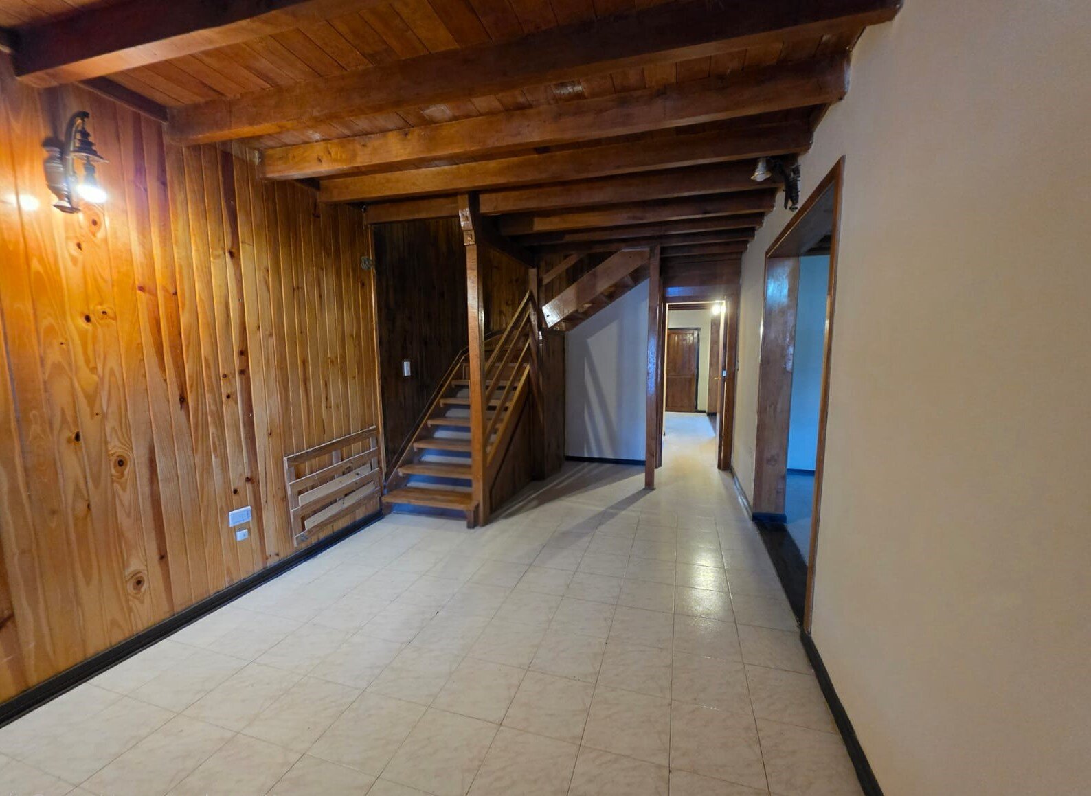 EXCEPCIONAL DUPLEX DE 4 DORMITORIOS PRÓXIMO AL CENTRO DE ESQUEL CHUBUT - 12