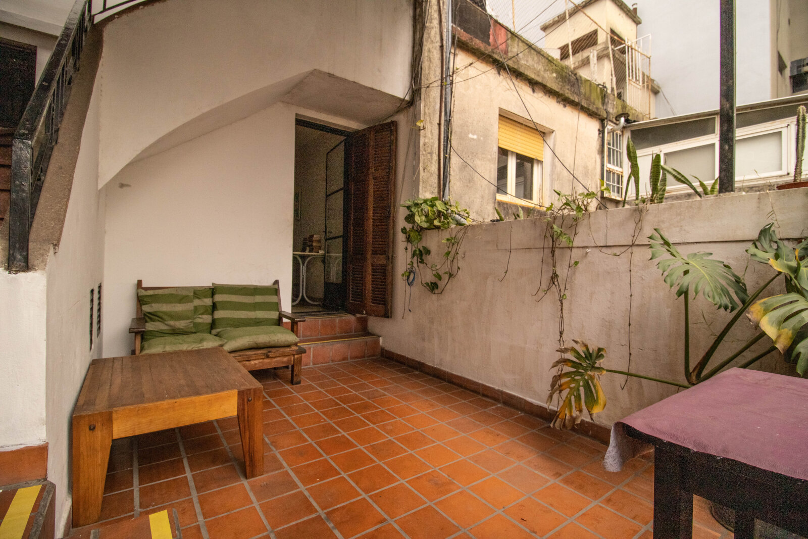 Hermosa Casa 8 Ambientes con Patio y Terraza - 3 Plantas - Destino comercial - 320m² - Palermo - 25