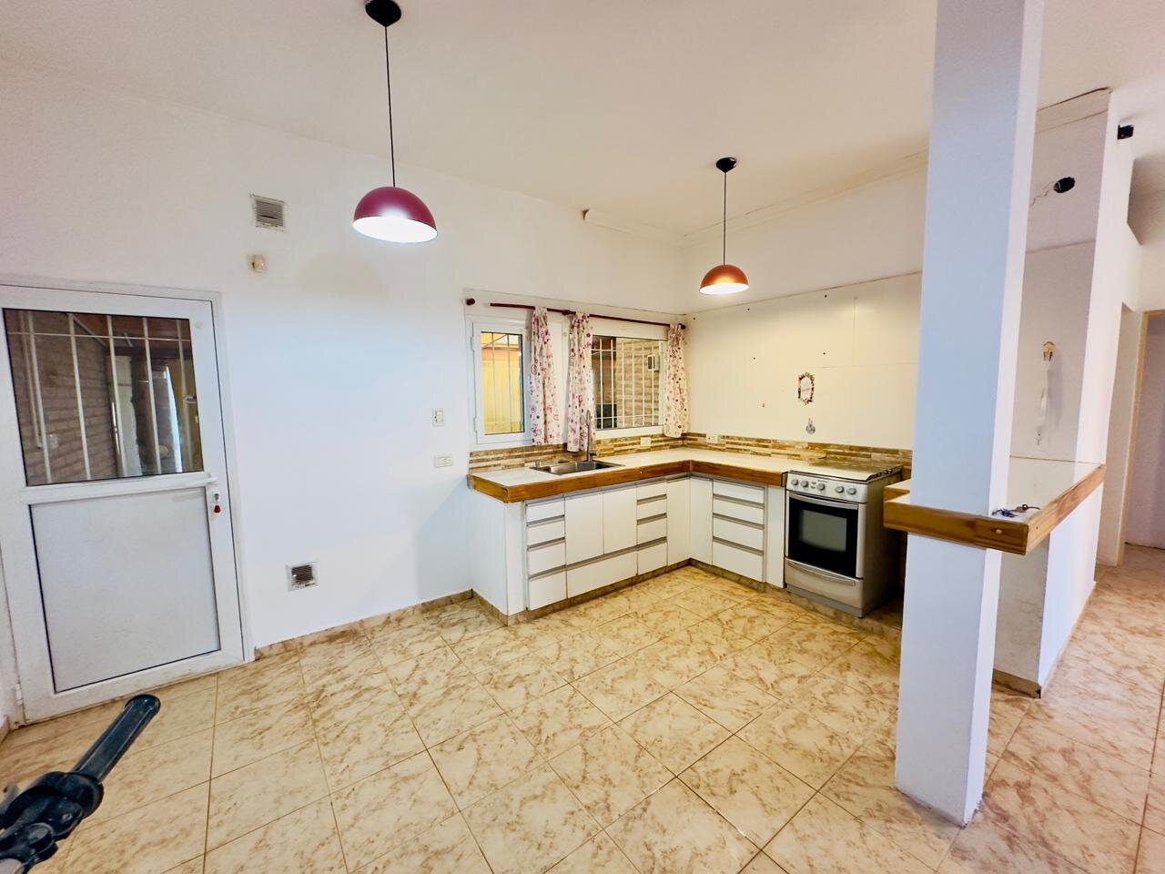 SE VENDE CASA EN TRELEW - 1