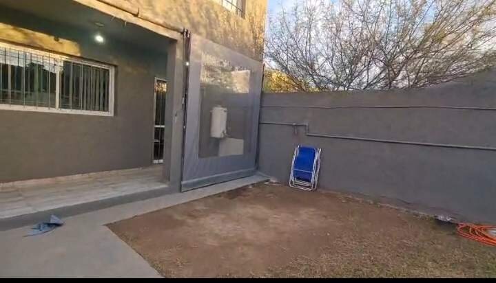 003- Casa de 2 pisos y patio con parrilla + Salón con baño en La Calera- Barrio Villa Los Paraisos - Imagen 25