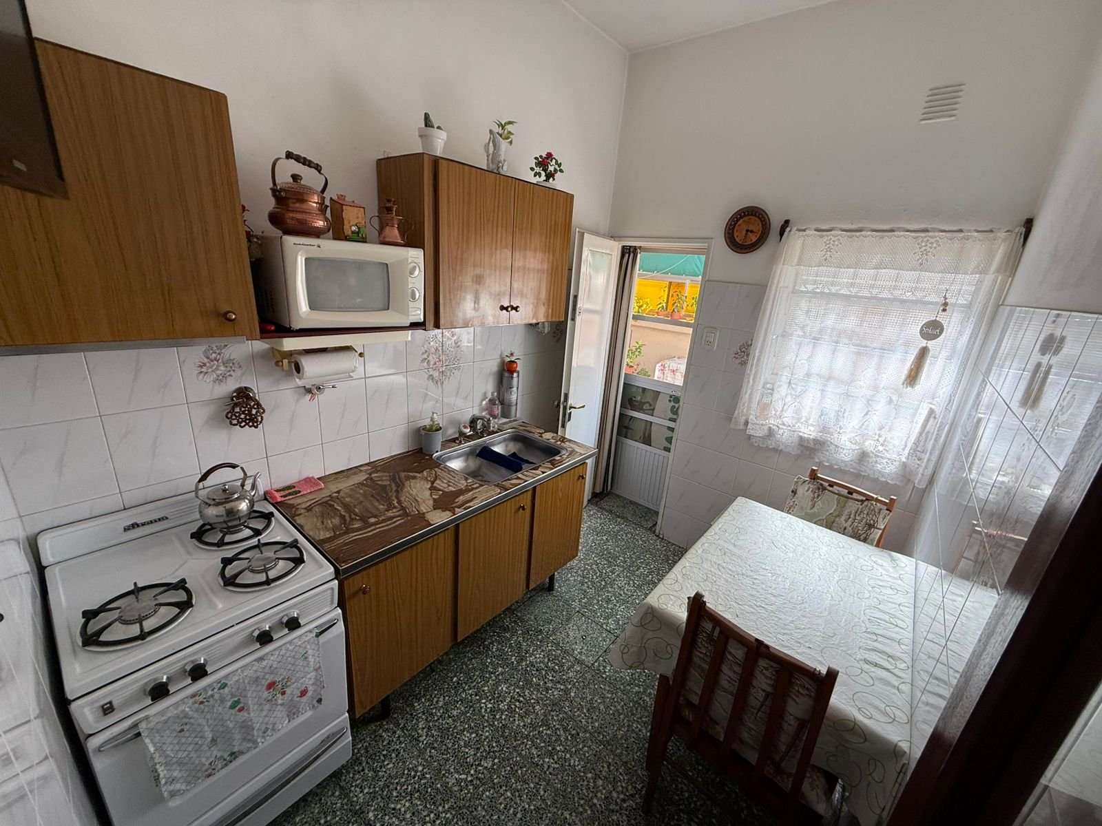 Venta Casa 4 ambientes con depto 3 ambientes en Morón. Financiacion - 9